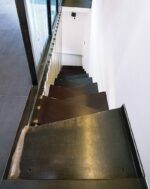 Лестница "Зигзаг" металлическая минимализм