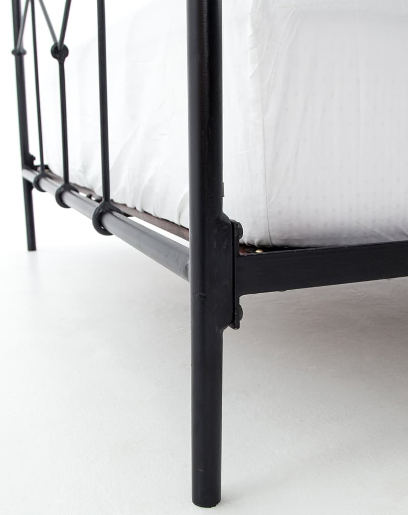 Кровать лофт металлическая черная
