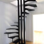 Лестница винтовая минимализм