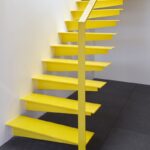 Лестница консольная крепление в стену