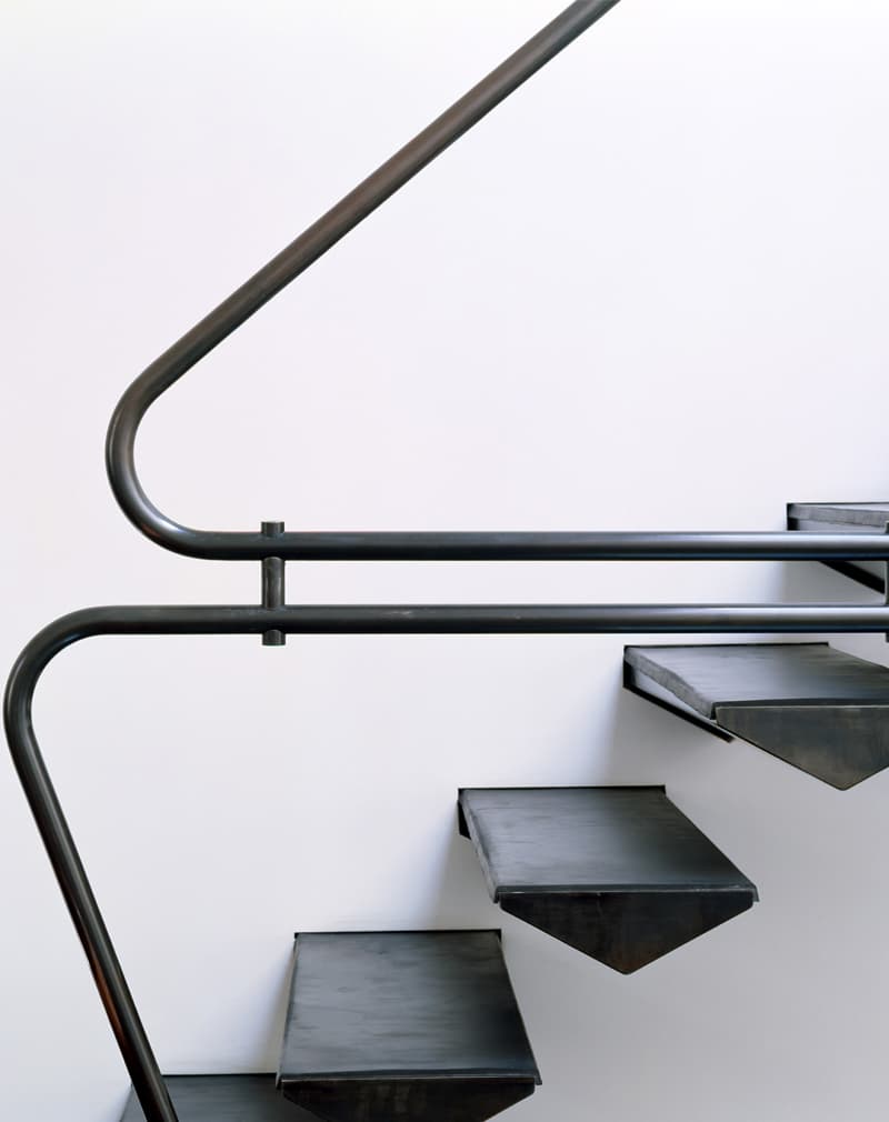 Консольная лестница минимализм хай-тек