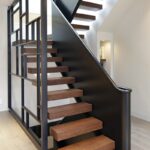 Лестница консольная дубовые ступени