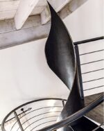 Лестница из гнутого листа металла Скульптура
