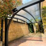 Навес на металлическом каркасе крыша поликарбонат