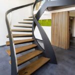 Скульптурная витая лестница ступени дуб