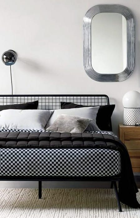 Кровать металлическая стиль минимализм